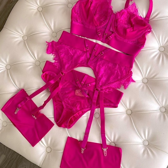 Erotic Lace Set - Picture 2 of 5